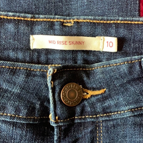 LEVIS STRAUSS & Co.  Mid Rise Skinny Jeans - Picture 3 of 4